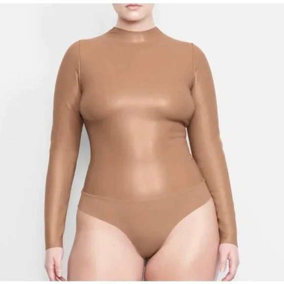 NWT SKIMS Mock Neck Faux Leather Bodysuit Long Sleeve Brown Color Sz L - Picture 1 of 5